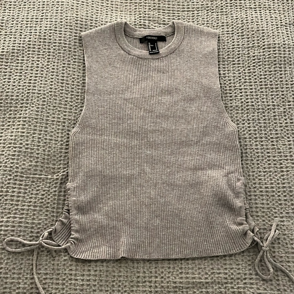 Grey ribbed tank